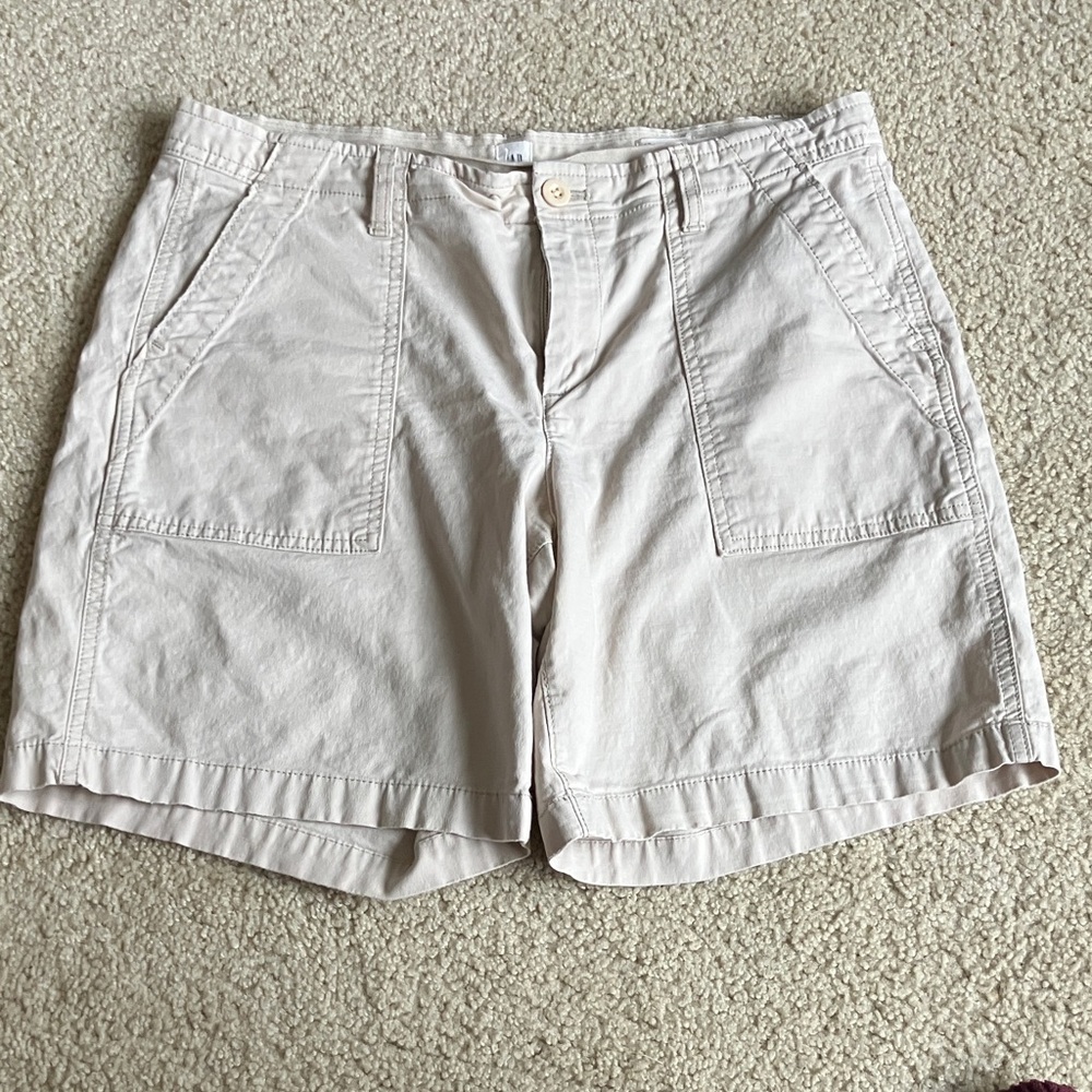 Women's Light Beige Girlfriends chino shorts 10 NWOT
